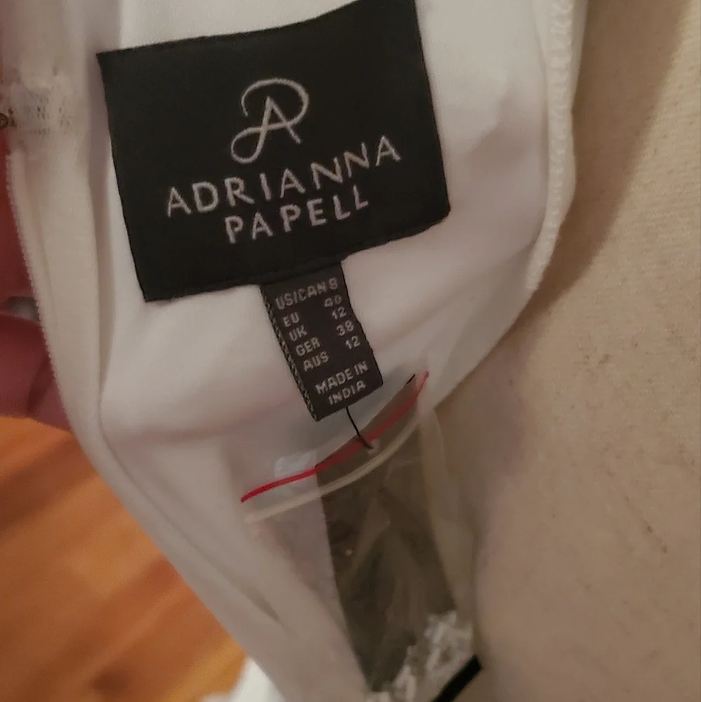 HOLD π Adrianna Papell Beaded Love Story Wedding Gown Ivory Size 8 NWT Train - Picture 10 of 12